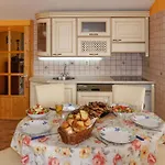 Seaside House With A Swimming Pool Okrug Donji, Ciovo - 13428 Ferienhaus *