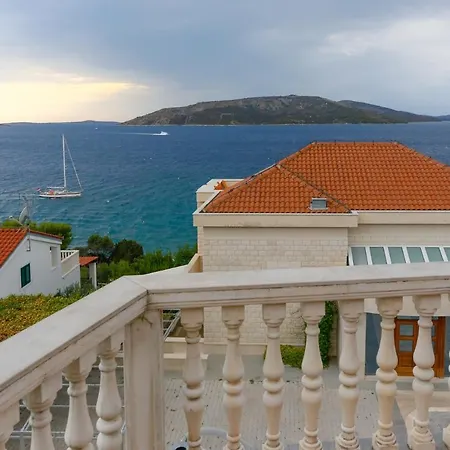 Seaside House With A Swimming Pool Okrug Donji, Ciovo - 13428 Ferienhaus